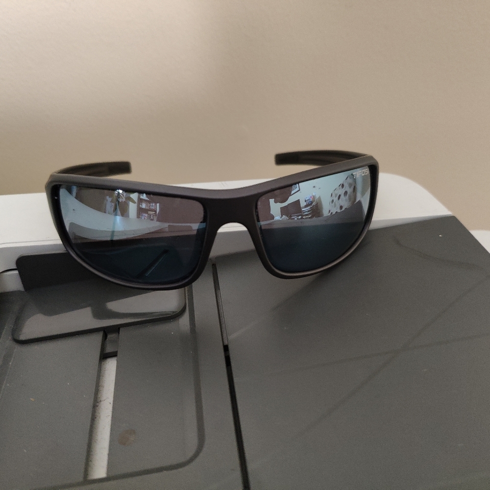 Tifosi Bronx - Matte Gunmetal - Sunglasses. Light Scratches